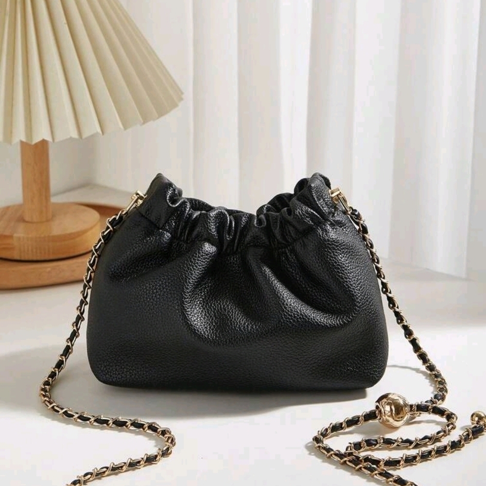 Elegant Black Chain Shoulder Bag